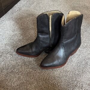 New frontier western boot
